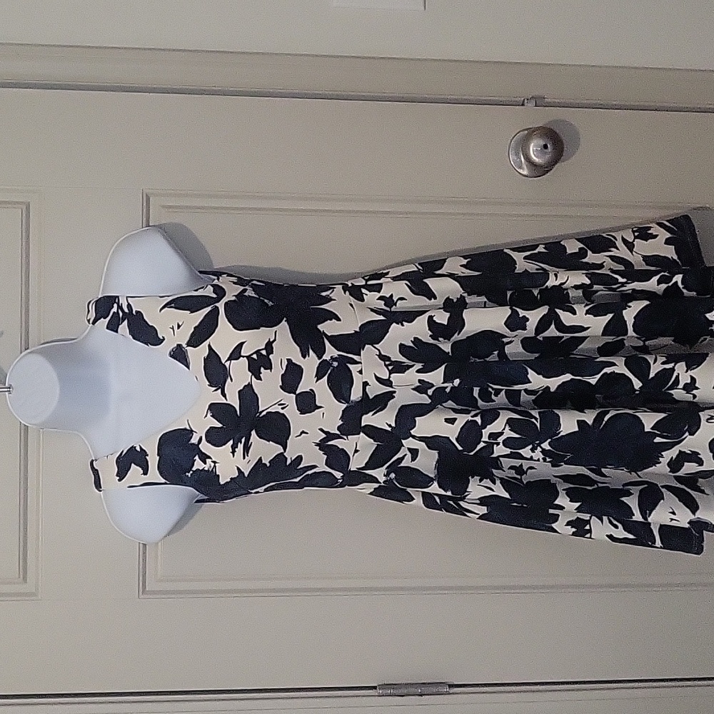 AQUA brand, floral-patterned dress, size X-small.